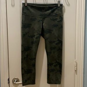 Lululemon Savanasa Camo Wunder Under Crop